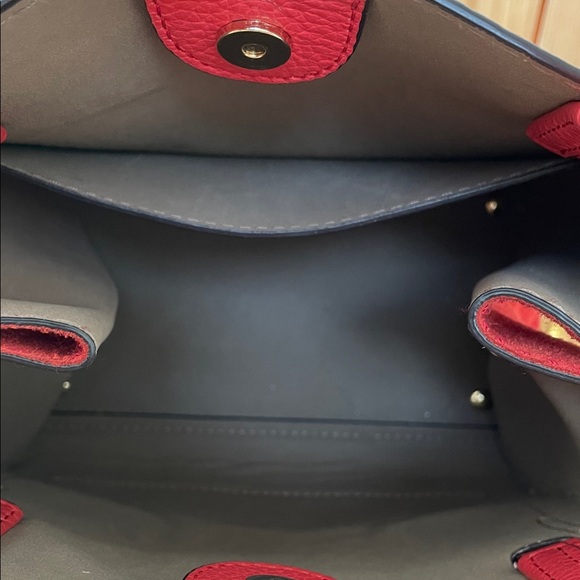 Banana Republic Elegant Red Leather Tote Bag - Picture 8 of 10